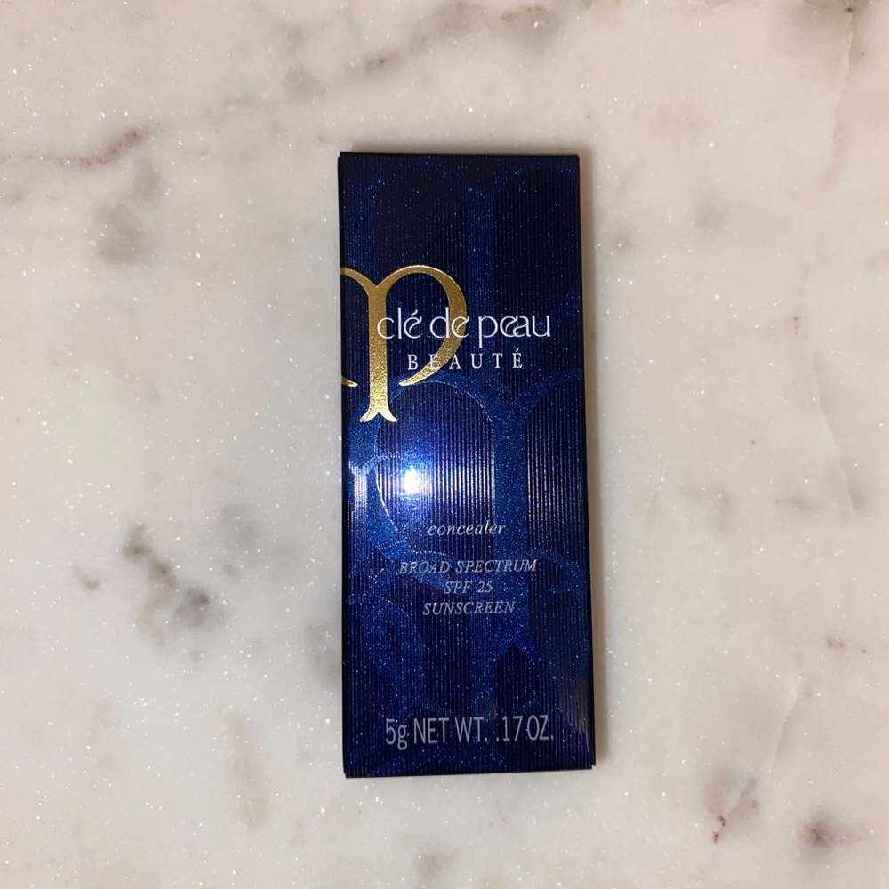 Cle de Peau Concealer Shade Nutmeg - Picture 2 of 4